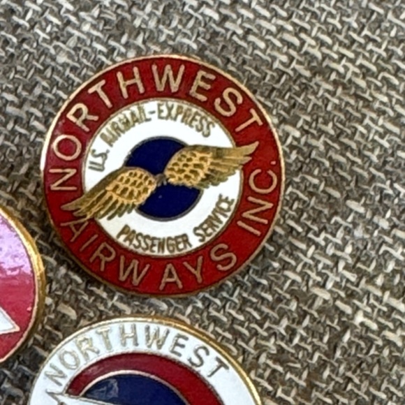 Northwest Airlines Collectible Pin Set - Picture 3 of 6